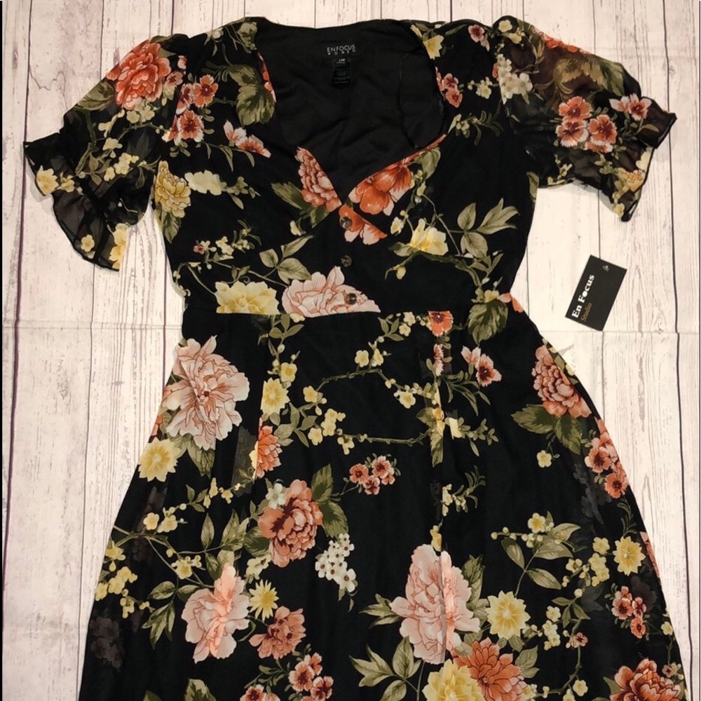 En focus studio women dress